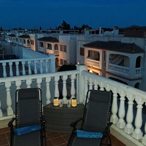 La CASA de Kevin - Torrevieja, hotelli kohteessa Daya Vieja