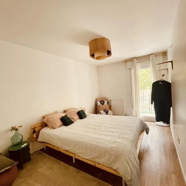Logement chaleureux aux portes de Paris, hotel in Noisy-le-Sec