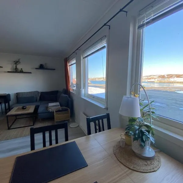Mehamn, Holmeveien 10 Appartment on ground floor, hotel v Mehamnu