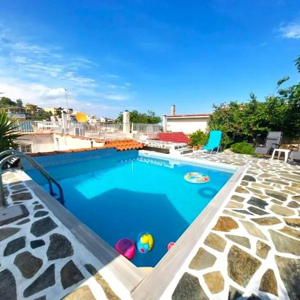 Nice house close to the sea, hotel din Mati