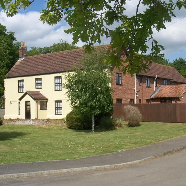 Church Farm Guest House, hotel di Weston Longville