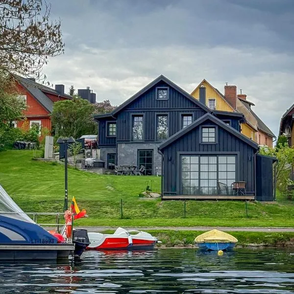 Lakeview Modern Karaim Cottage Trakai, hotel en Trakai