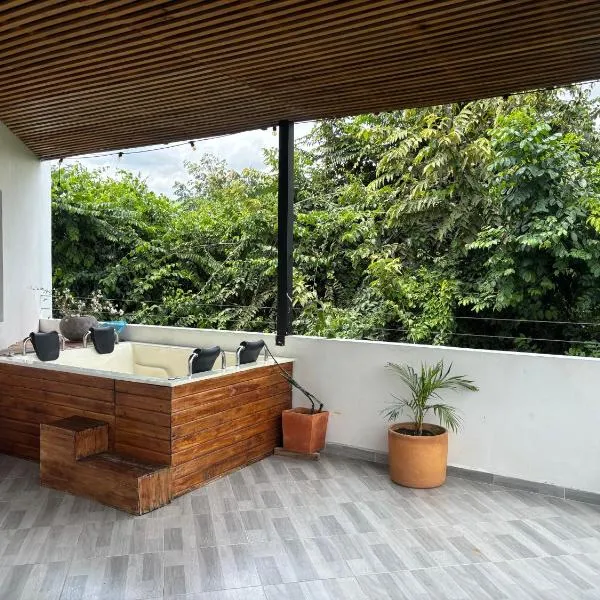 Penthouse Jacuzzi Vista Serena cerca a centro Anapoima, hotelli kohteessa Anapoima