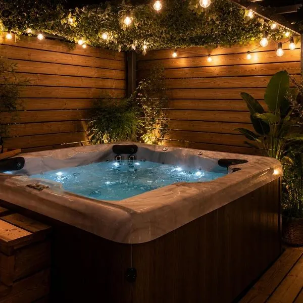 Le Nid Love Spa Plages 5 min à pied, hotel di Saint Malo