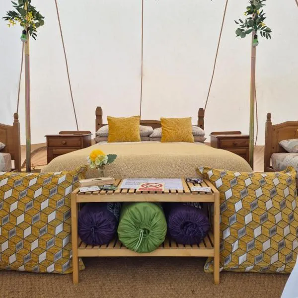 Hendre Glamping Retreat, The Rabbit Warren, hotel a Clydey