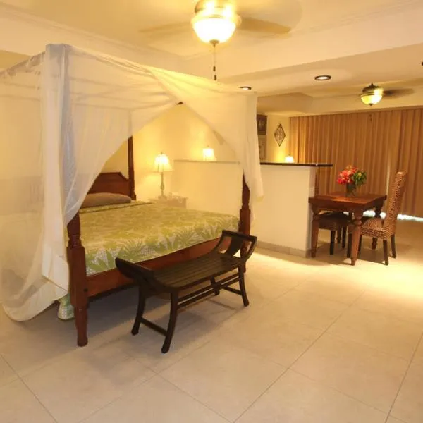 The Crown House Hotel, hotell i Philipsburg