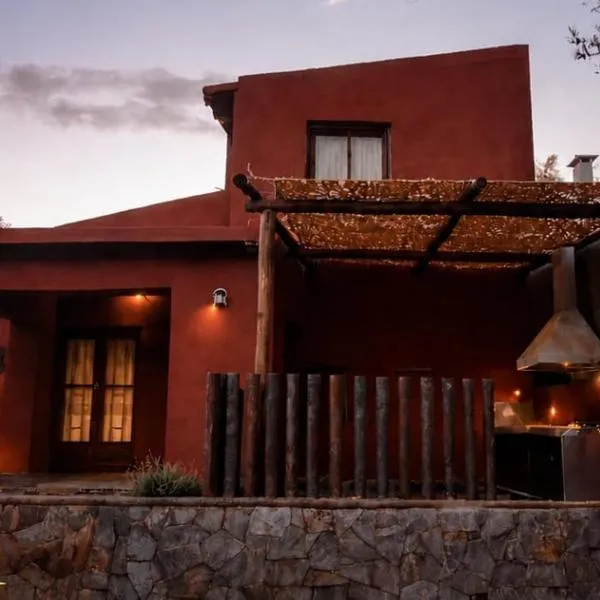 Cabañas Inti Raymi, hotel a Huacalera