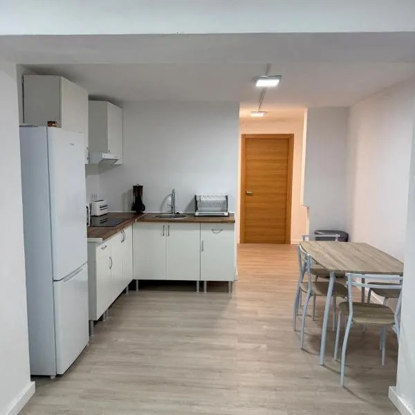 Nuevo apartamento privado cerca del ferry, hotel in Algeciras