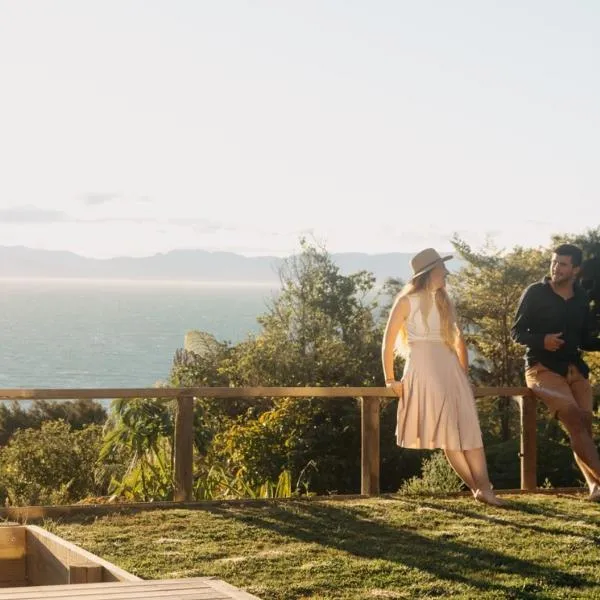 Drift Off Grid, hotel i Tata Beach