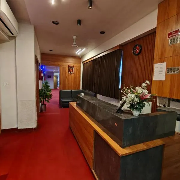 Hotel Royal Relax, отель в городе Гандинагар