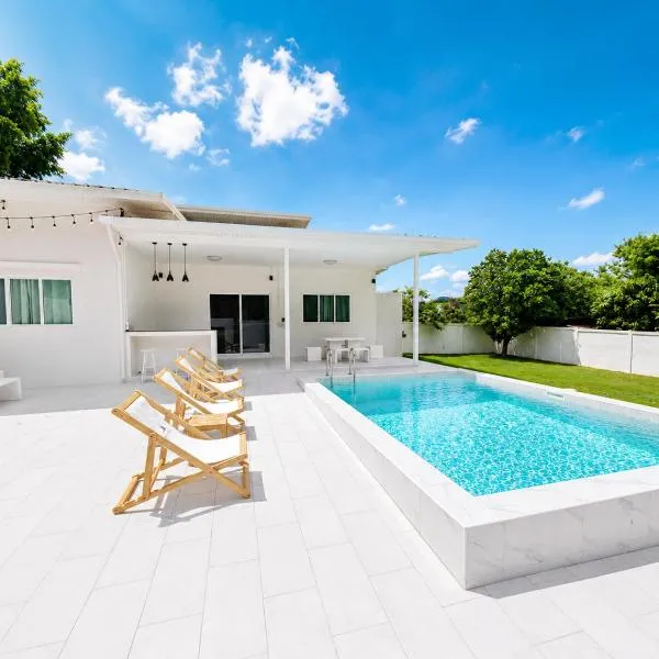 The paperwhite poolvilla khaoyai, hotell i Ban Tha Chang