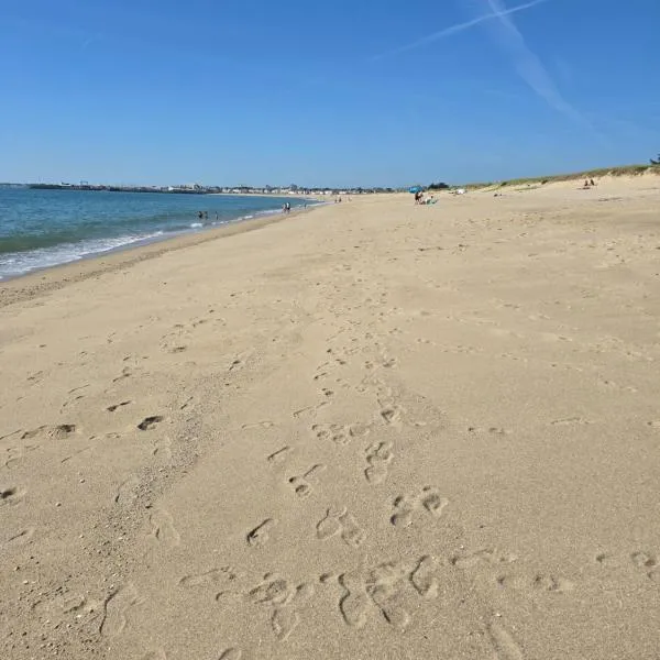 directe plage à moins de 100m, hotel in La Turballe