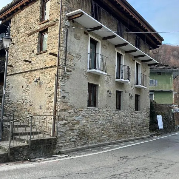Monastero di Lanzo में, होटल Little Chariot