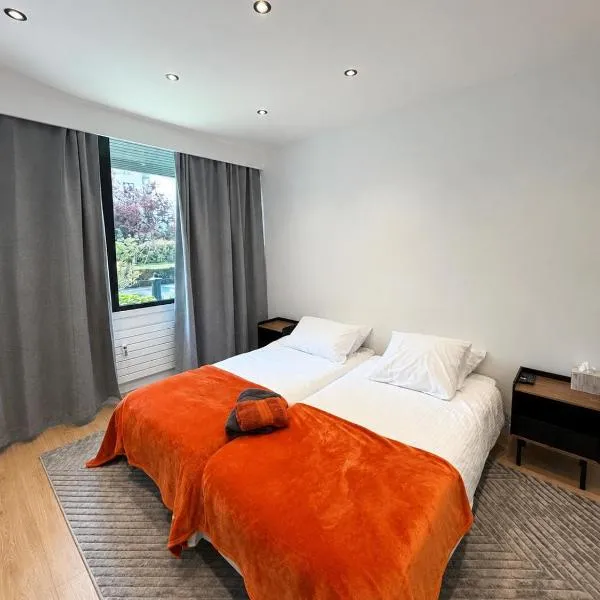 Studio with Private Bathroom in Antwerp & Free WiFi, TV, hotel in Antwerp