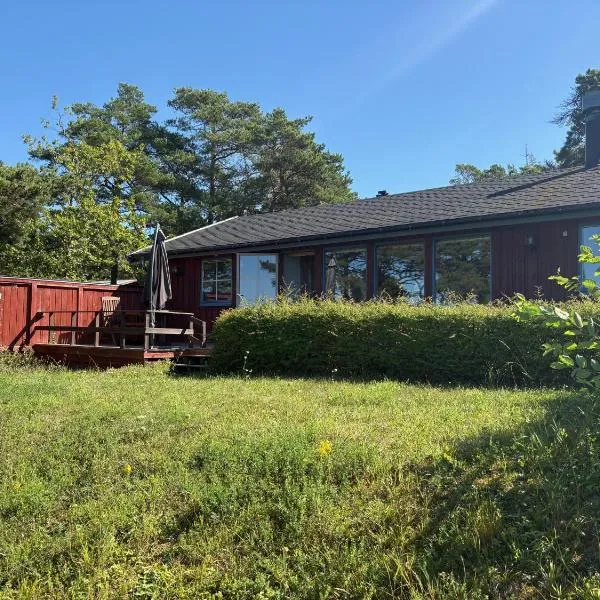 Ostört läge med havsutsikt, hotelli kohteessa Visby