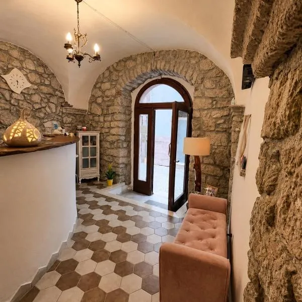 Regnos Altos boutique rooms, hotelli kohteessa Bosa