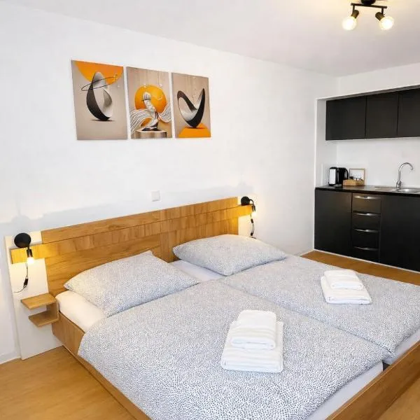 Ado Pension, Hotel in Wedel