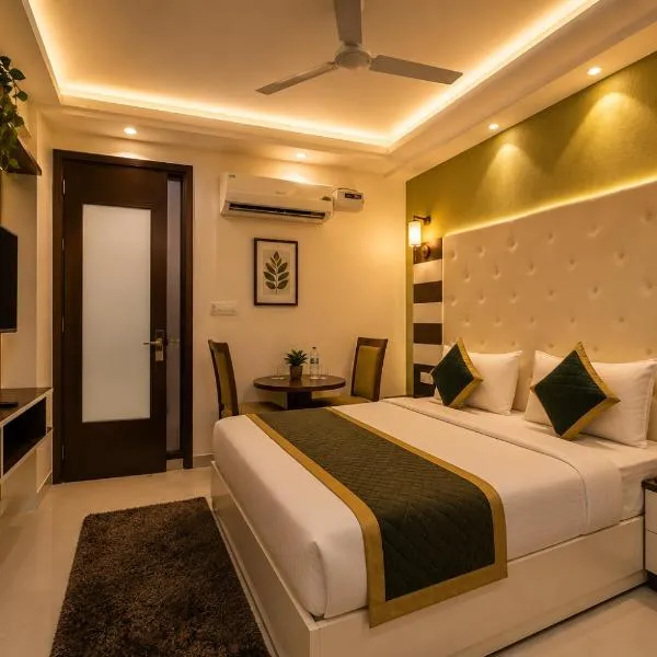 Hotel The Starmount In Near IGI Airport Free Airport Pickup & Drop, hotel di Someshwar