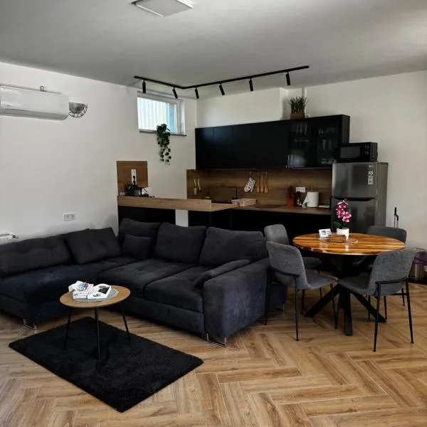 Dominó Apartman, hotel sa Gelse
