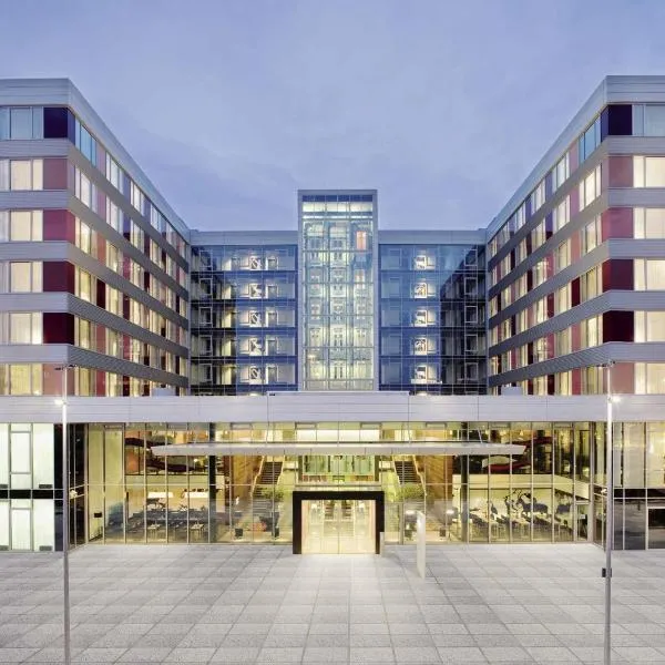 MÖVENPICK Hotel Stuttgart Airport, hotell sihtkohas Leinfelden-Echterdingen