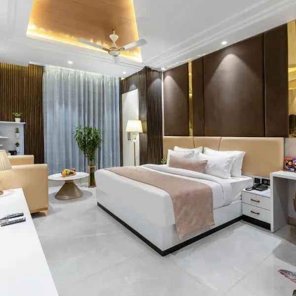 Hotel Aroma Plaza Delhi - with Free Airport Pick Up or Drop, hotel v mestu New Delhi