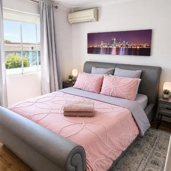 Modern Unit Near CBD & Beach, Free Parking, hotell Perthis