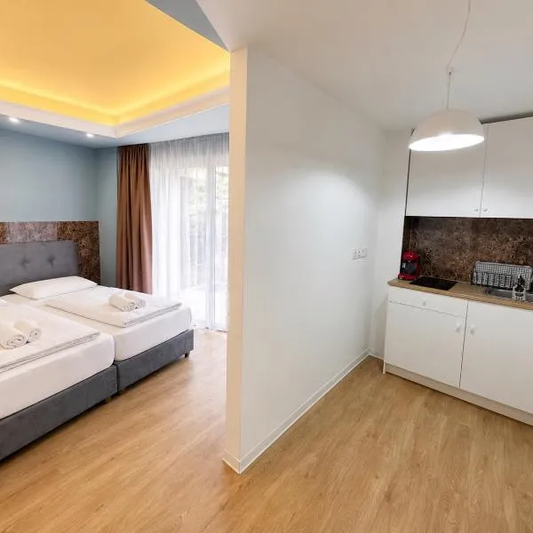 Modern Studio Nr5 private Kitchenette and Bathroom, hotel en Limassol