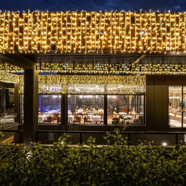 Movenpick Living Istanbul West, hotel en Estambul