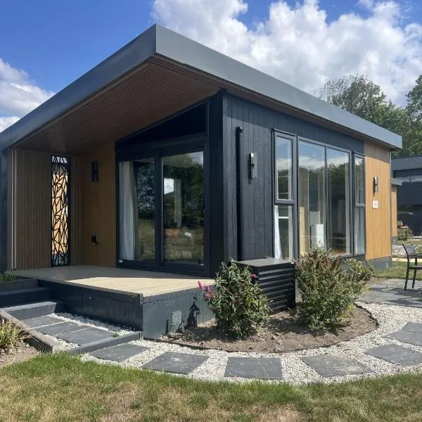 Holiday Home Hotel Chalet by Interhome, hotel v destinaci Scherpenisse