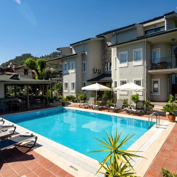 No 14 HOTEL GÖCEK، فندق في غوجيك