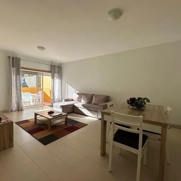 T1 com Terraço e Piscina- Conceição e Cabanas Tavira, hotel in Tavira