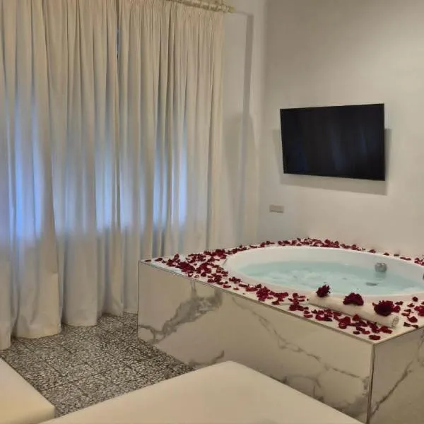 Eveline 2 - Piscina Privata o Jacuzzi, hotel v Sanremu