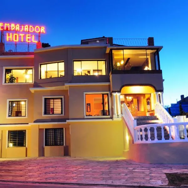 Embajador Hotel, hotel v destinaci Villa Carlos Paz