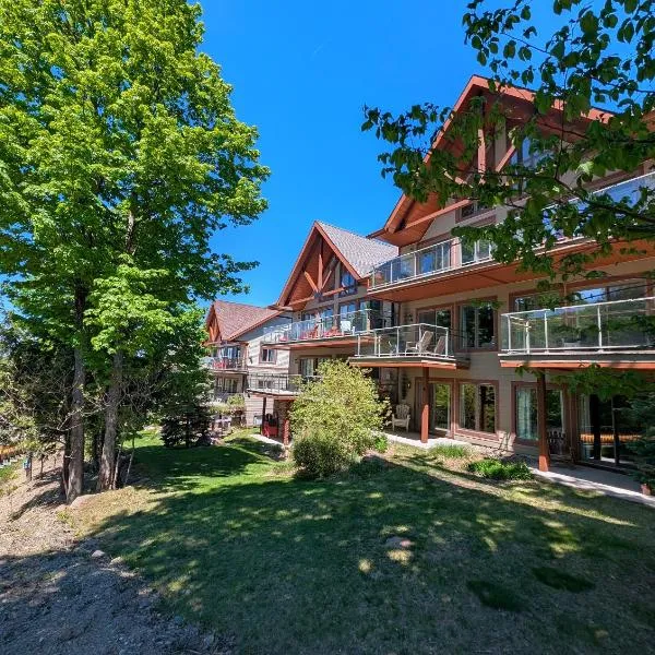 Au pied des pentes: Bromont şehrinde bir otel