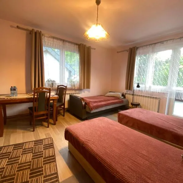 Pokoje Gościnne Pod Lasem", Hotel in Balice