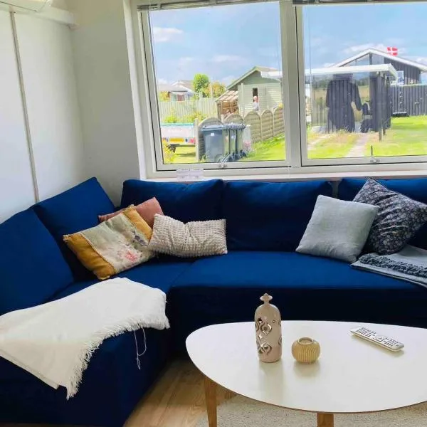 Exclusive cottage, 100 meters from the beach, hotel din Mesinge