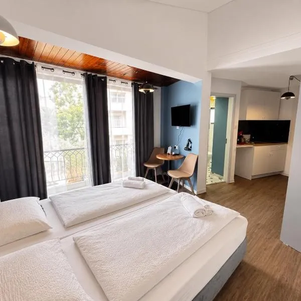 Modern Studio N14 kitchenette private bathroom, hotell i Limassol