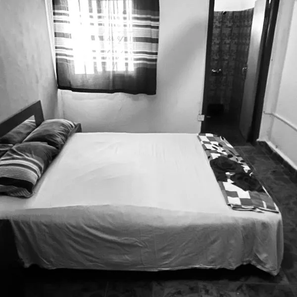 Sumanya guest house 6, hotel i Sukuta