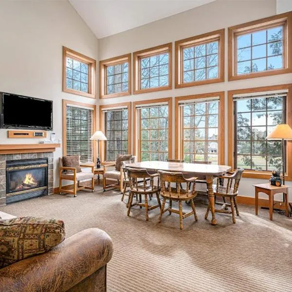 Boyne Mountain Getaway, Unit A, hótel í Boyne Falls