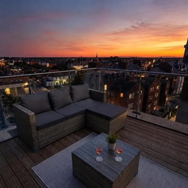 Southport Coastal View Retreat, hotel in Southport