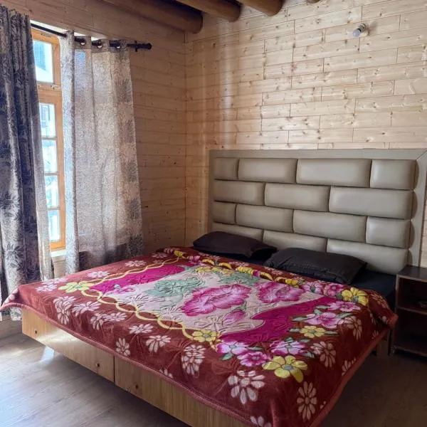 Gakhil guest house، فندق في ليه