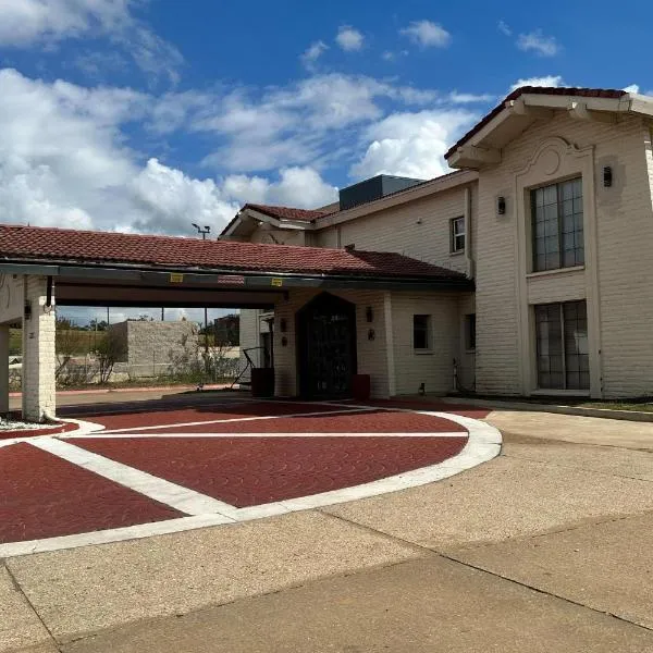 Super 8 by Wyndham Nacogdoches Near University, hotel u gradu Nakodočes