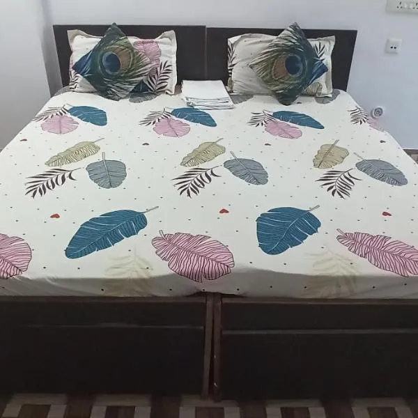 Aashvi Villa, מלון בורנאסי