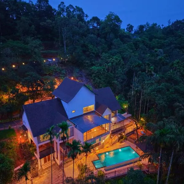 Achutham Banasura Pool Villa by VOYE HOMES, Hotel in Padinjarathara