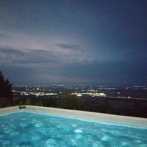Panorama Studio with Seasonal Pool, hotel in Ruen