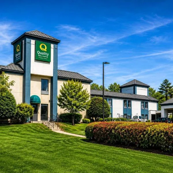 Quality Inn & Suites Clemmons I-40, khách sạn ở Clemmons