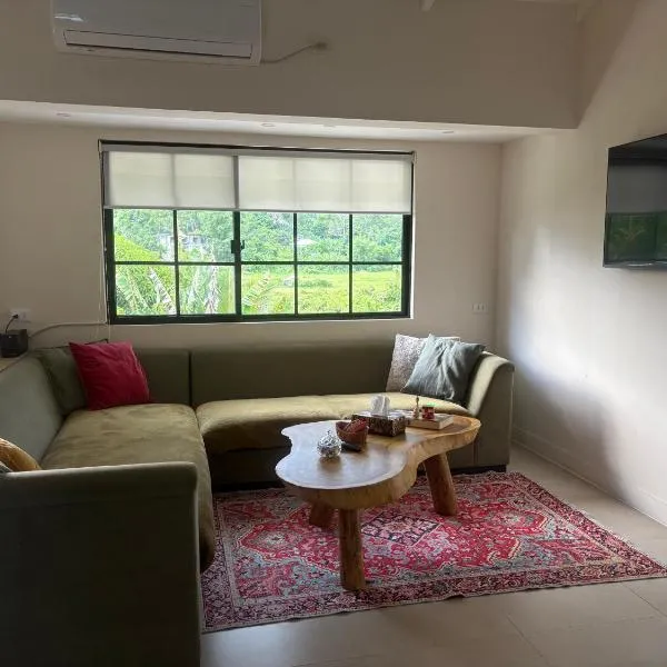 3 BDR new Apartment in PORT BARTON, hotel in San Vicente