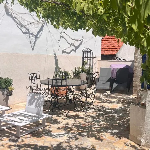 VILLA MOST Tisno, hotell sihtkohas Tisno