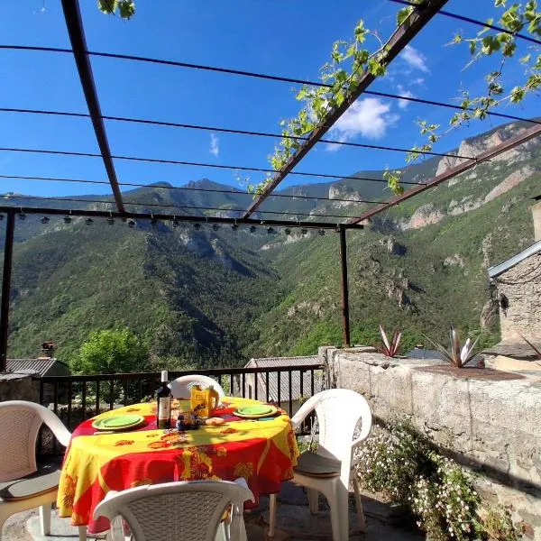 Charme et fraicheur dans le gîte Bellevue, hotel em Nohèdes