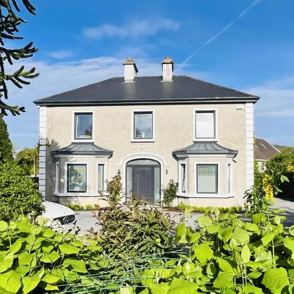 Lavally House, Hotel in Gort